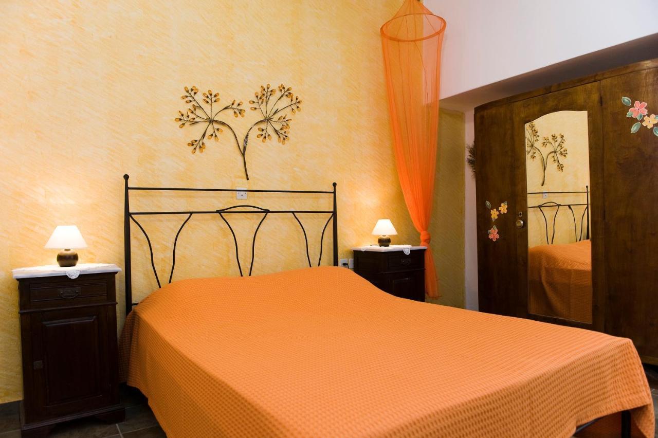 Pepi'S Rooms Triovasalos Ngoại thất bức ảnh